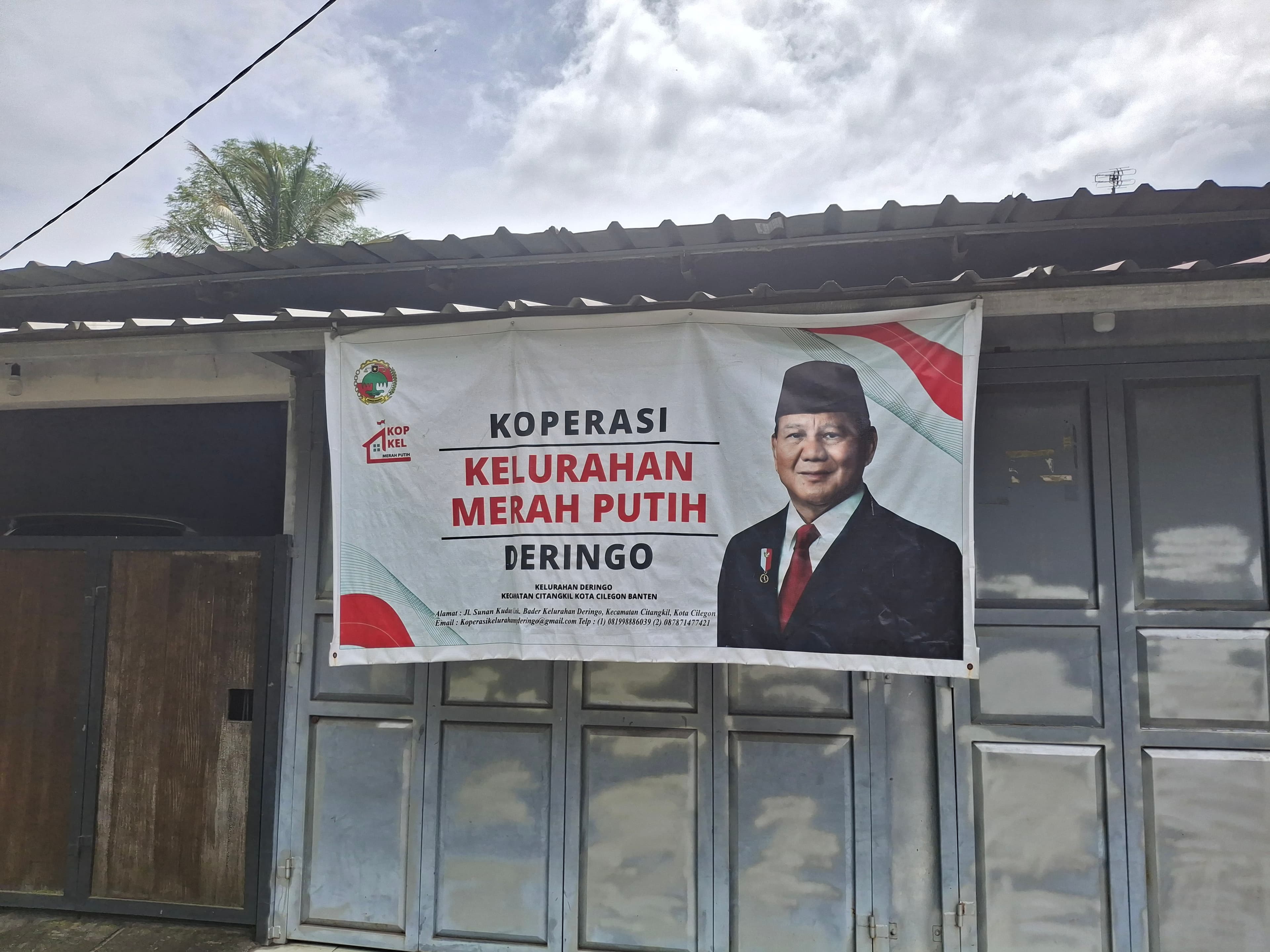 Spanduk KKMP di Kelurahan Deringo, Kota Cilegon